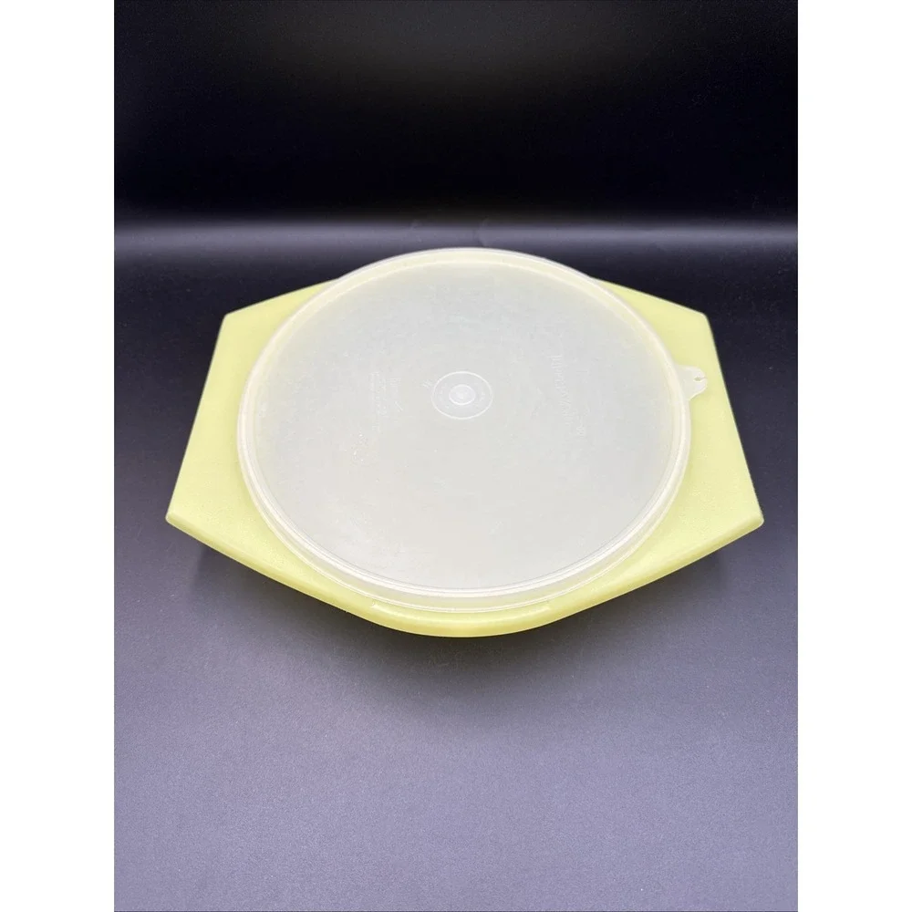 Tupperware Vintage Bowl #786-2 With Seal Lid #230 Yellow